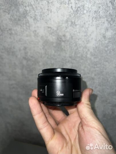 Зеркальный фотоаппарат Canon EOS 600D