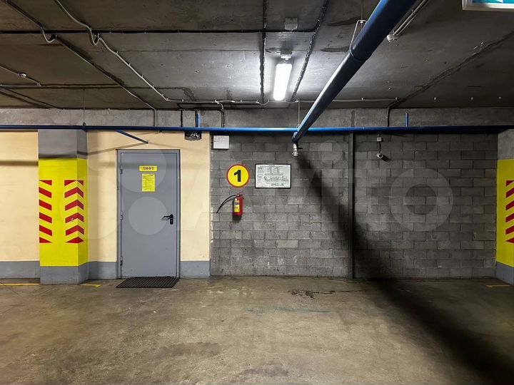 Машиноместо, 20 м²