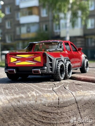 Машинка Mercedes-Benz X-Class 6x6 металл