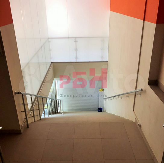 Торгово-офисный этаж с ремонтом 1040 кв.м в Центре