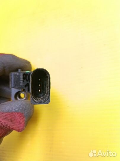 VW Pointer Датчик положения коленвала 045906433A