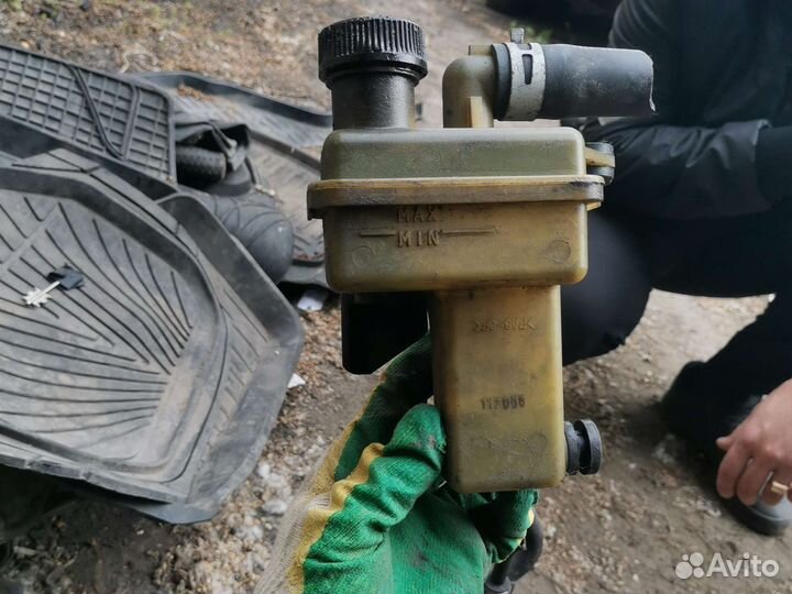 Бачок гидроусилителя Mazda 3 BL6FJ Z6