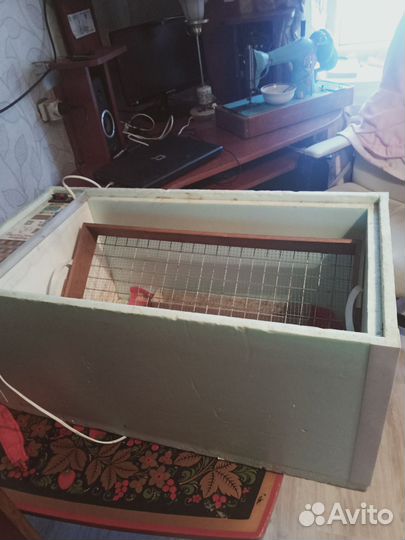 Инкубатор для яиц автоматический