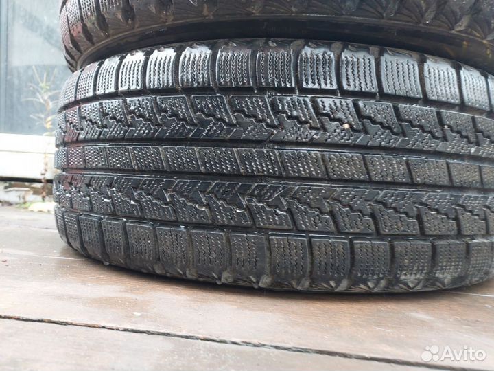 Roadstone Winguard Ice 205/55 R16