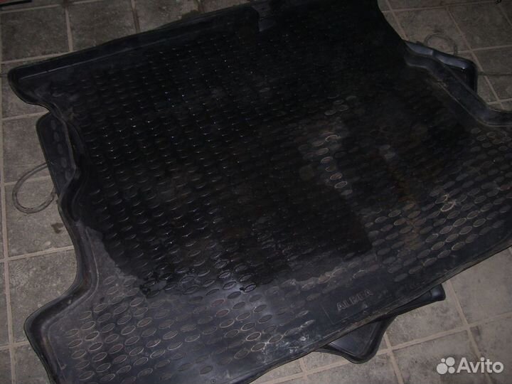 Хендай акцент коврик багажника