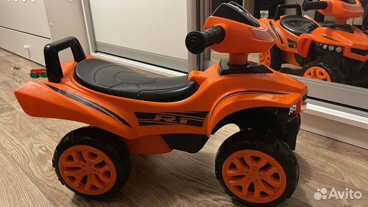 Машинка-каталка