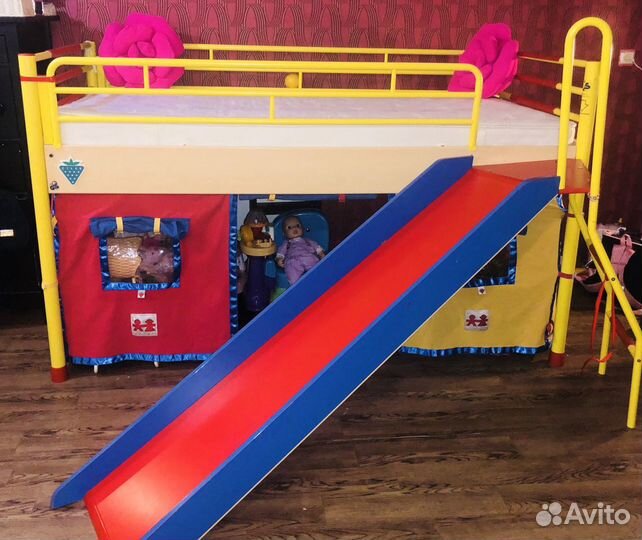 Двухъярусная кровать-чердак дом