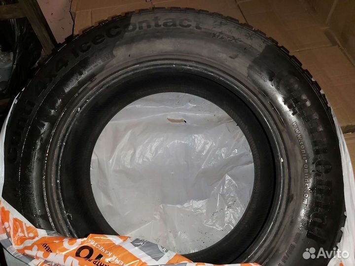 Continental Conti4x4IceContact 235/65 R17