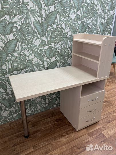 Стол для мастера маникюра бу