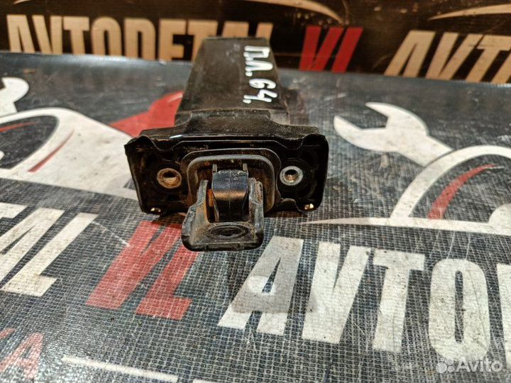 Ограничитель двери передний левый Skoda Rapid