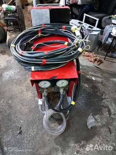 Установка для напыления и заливки пенополиуретана