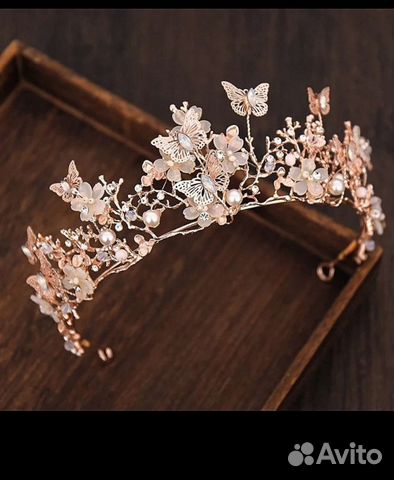 Диадема, очень нежная и красивая