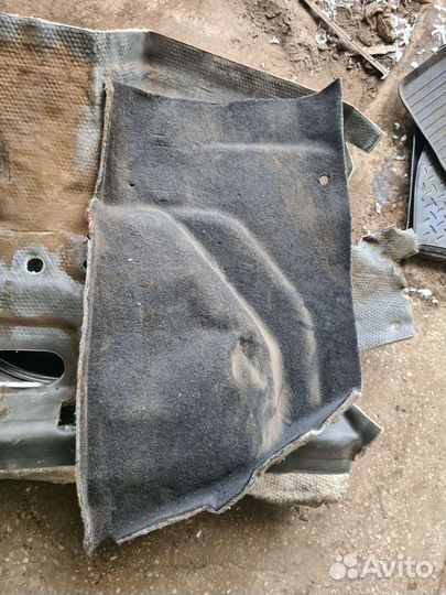 Обшивка багажника Ford Focus 1 седан