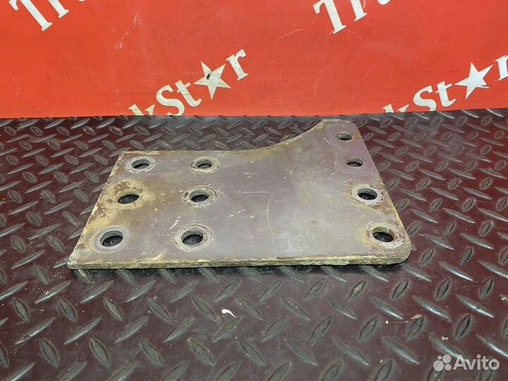 Кронштейн траверсы задней Renault T, Volvo FH