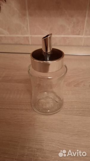 Посуда.Кружки, бокалы, сахарница, ложки, вилки