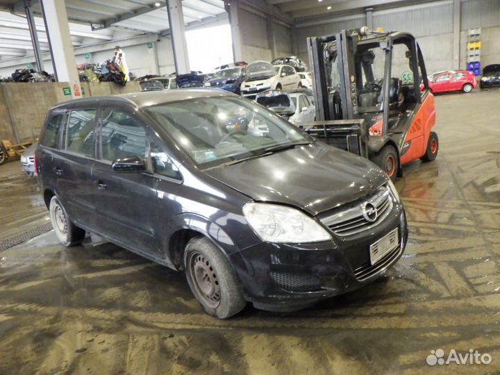 Усилитель бампера задний opel zafira B 2009