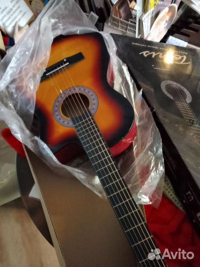 Гитара акустика перваяучебная