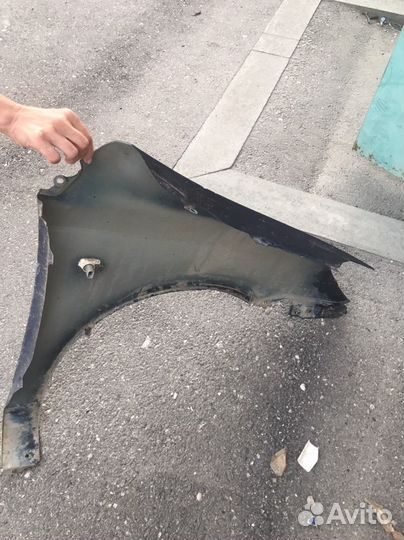 Крыло переднее левое