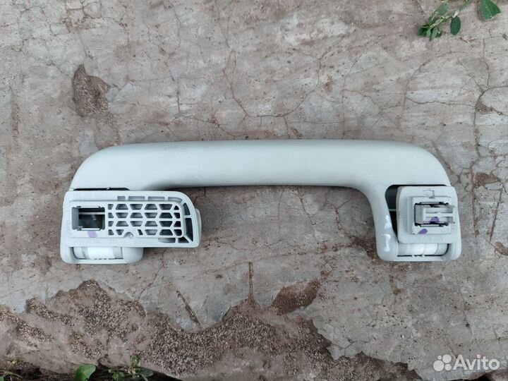 Ручка потолка задняя левая Audi Q3