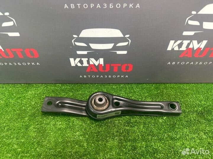 Подушка/опора двигателя задняя Skoda Octavia A7