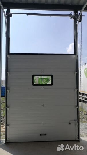 Гаражные секционные ворота doorhan