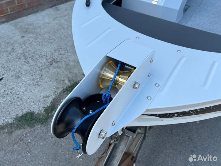 Лодка BRO S 4.2 консольная
