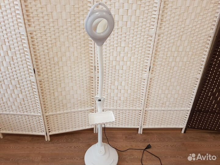 Лампа лупа напольная