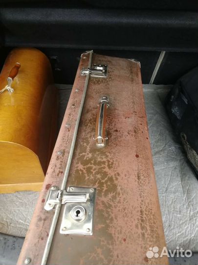 Чемодан ретро старый