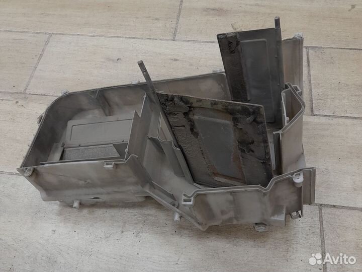 Половина корпуса печки Land Cruiser 100 98-02