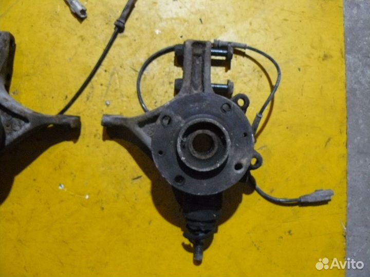 Кулак поворотный для Peugeot 307