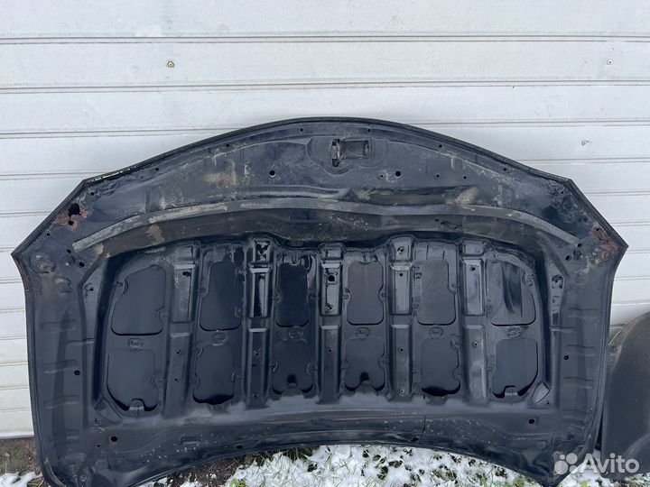 Капот на toyota camry 40