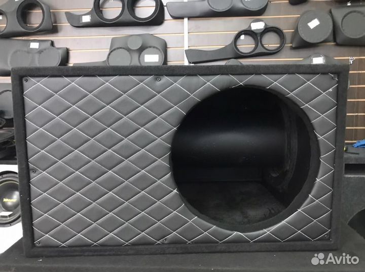 Короб под 15 сабвуфер на 200 трубе (кожа)