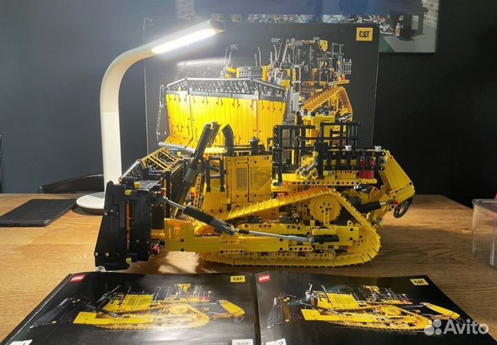 Lego Technic Caterpillar D11 артикул 42131