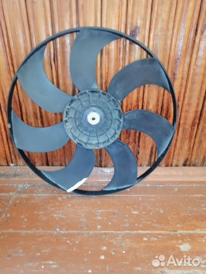 Вентилятор охлаждения радиатора