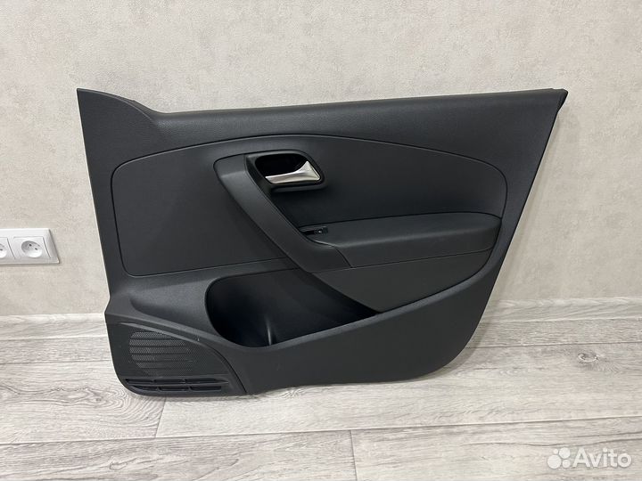 Дверные карты на Volkswagen polo 5