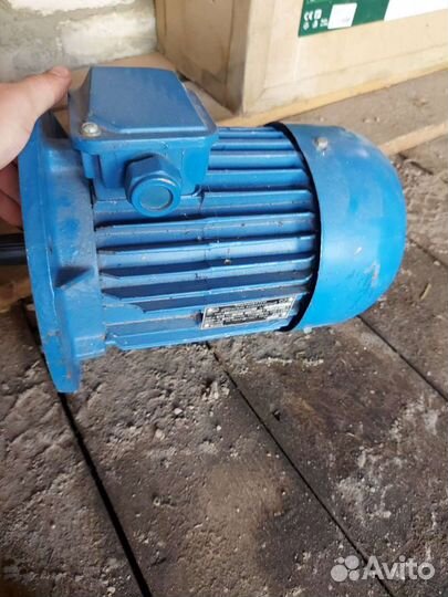 Электродвигатель асинхронный 1.5кW новый