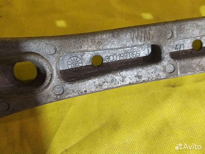 Подушка опора задняя Passat B7