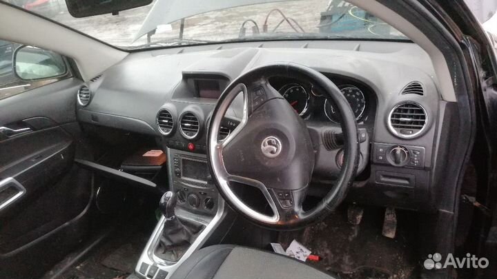 В разборе Opel Antara 2.4