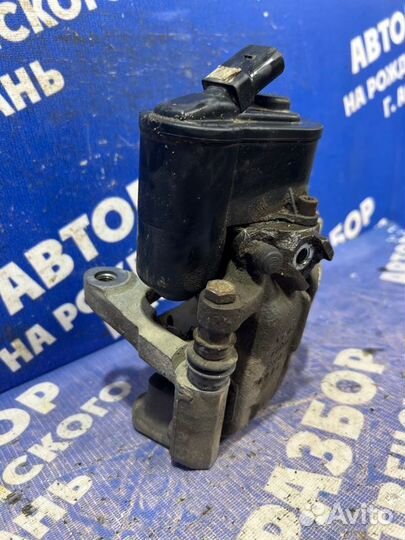 Задний правый суппорт Volkswagen Passat Cc седан