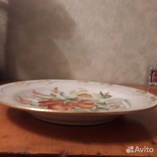 Блюдо диаметром 29 см, фарфор