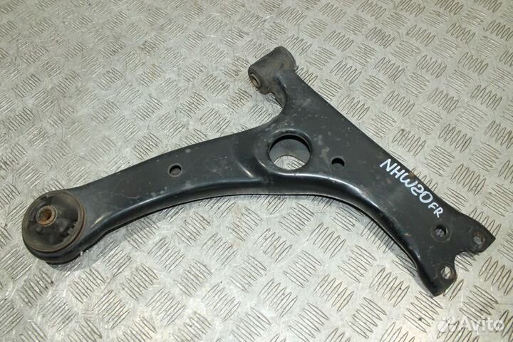 Рычаг передний правый Toyota Prius 20 W20 NHW20