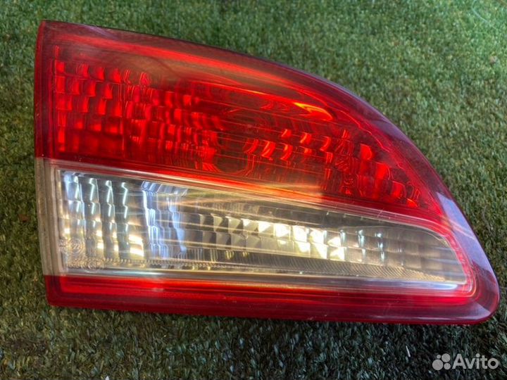 Фонарь задний Nissan Almera G15 седан K4MA 1.6