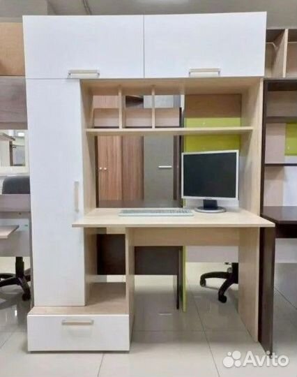 Компьютерный стол со шкафом с полками