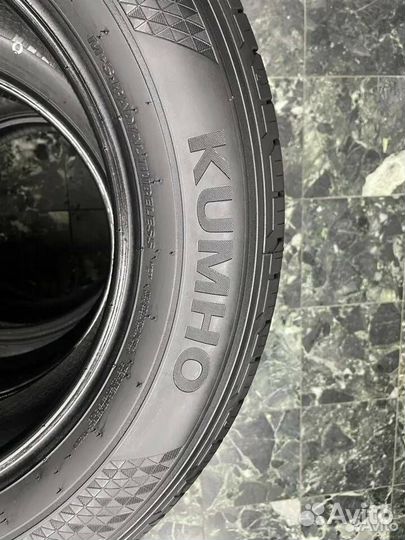 Kumho Crugen HP71 225/65 R17