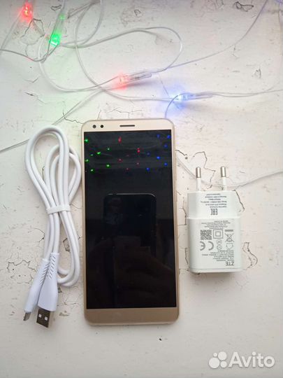 ZTE Blade V9, 3/32 ГБ