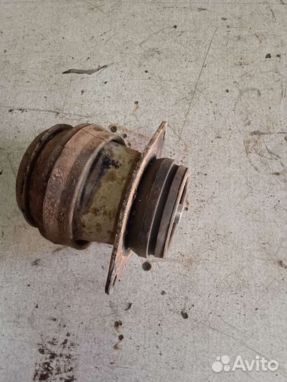 Подушка двигателя Volkswagen Golf 3 Фольксваген