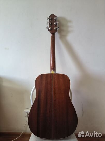 Акустическая гитара