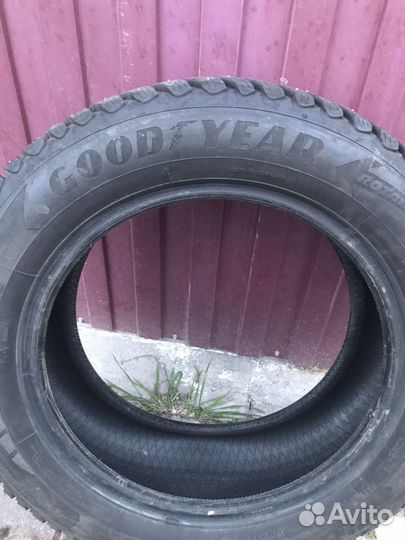 Goodyear UltraGrip Ice Arctic SUV 225/60 R17 104T