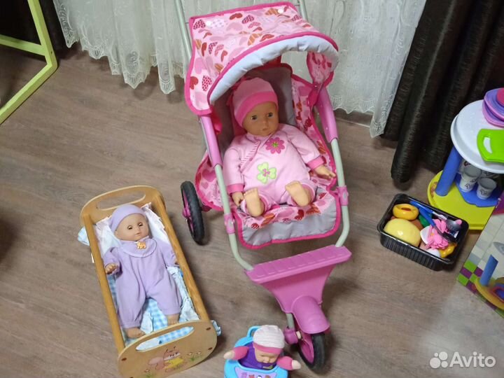 Коляска, кровать для кукол