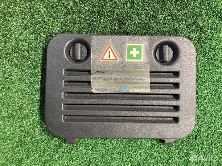 Крышка обшивки багажника задняя левая